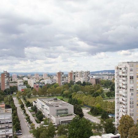 Penthouse “Sky 16” Studio Apartment ザグレブ エクステリア 写真