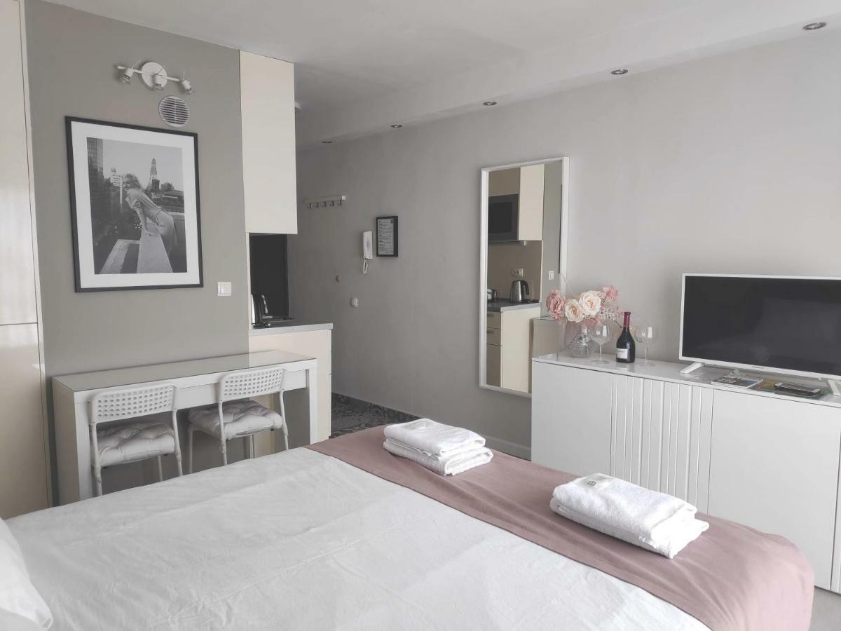 Penthouse “Sky 16” Studio Apartment ザグレブ エクステリア 写真